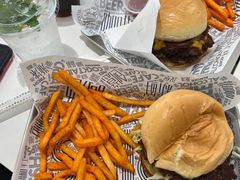 -TRIPS BURGER(大钟寺店)