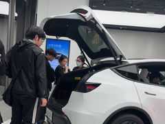 -TESLA 特斯拉(广州天环广场体验店)