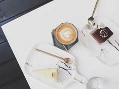 -UNI UNI(环亚凯瑟琳店)