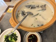 浓汤鱼头-浔味·山屿湖·正宗淳牌全鱼宴老字号