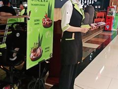 -洪氏嗨捞·广东猪肚鸡·椰子鸡火锅(西咸万象城店)