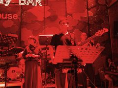 -FOUR PLAY BAR