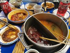 -马路边边串串香形象店(磐石路店)