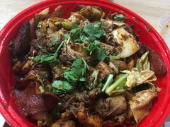 -愉肴麻辣香锅(中山路店)