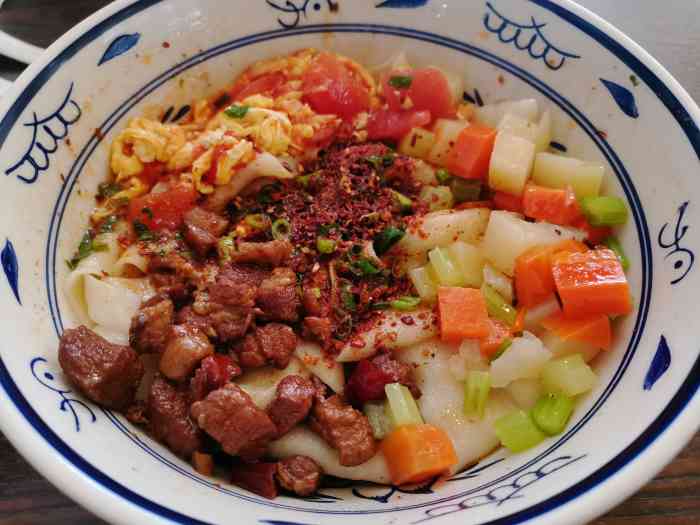 关中大碗陕西面馆-"面比肉香,肉夹馍外酥里嫩好吃,面软硬度适.