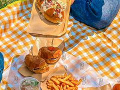 -LESCEDARS Brasserie Bistro香柏树