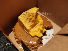 芝士咸蛋黄蛋糕-星巴克(吉林财富广场店)