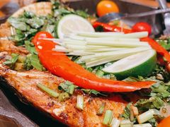 香茅草烤罗非鱼-云海肴·汽锅鸡·云南代表菜(天山百盛优客店)