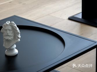 空间：书房休息室玄关厨房卧室客厅 设计师：余凌剑