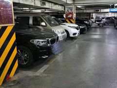 -吴山花鸟城-停车场