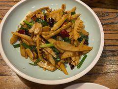 辣炒嫩芽春笋-中8楼风尚云南菜(颐堤港店)