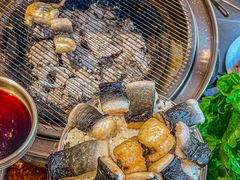 -围炉肉舍•炭烤活鳗•丹东海鲜烤肉(步行街店)