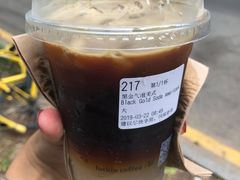 黑金气泡美食-瑞幸咖啡(中国凤凰大厦店)
