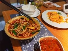 -一朵菌·野生菌探索家火锅(南亚店)