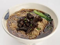 牛肉面-鸡鸣汤包(乐购仕店)