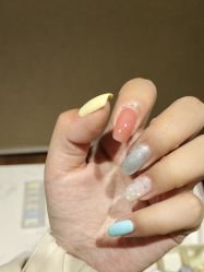 -甲·铺轻奢美甲美睫
