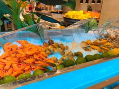 -广州万富希尔顿酒店·感趣自助餐厅·金秋蟹宴生蚝海鲜刺身