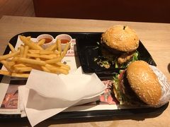 -The Habit Burger Grill 哈比特汉堡(复兴soho店)