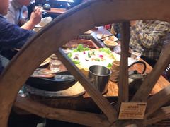 -老牌坊云南鱼豆花火锅(爱建店)