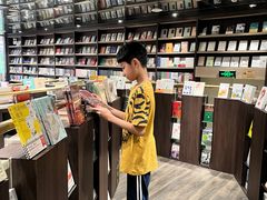 -钟书阁(群光广场店)