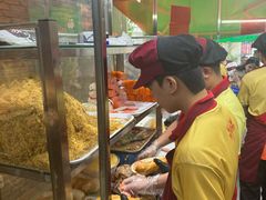 -Bánh Mì Huynh Hoa