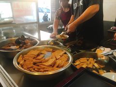 -松树干拌面店
