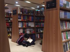 -新华书店(沙坪坝书城店)