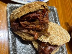 -老天桥酱肉烧饼夹肘子(天桥店)