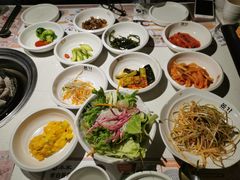 餐前小菜-本家韩国烤肉(青岛万象城店)