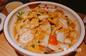 Braised Pork Ribs with Rice Cake in Sauce
