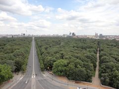 -胜利纪念柱