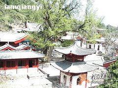 -雪山彩虹谷景区