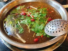 -周老三跷脚牛肉·全牛火锅(非遗传承店)