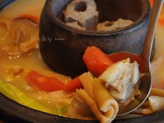 -彩云天云南餐厅
