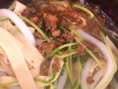 -丽虹云南过桥米线(兴工街店)