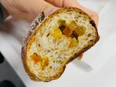 蜂蜜橘子麦法包-PAPER STONE BAKERY(天环店)