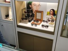 -美式眼镜·授权蔡司.依视路.尼康.豪雅.明月(人民广场店)