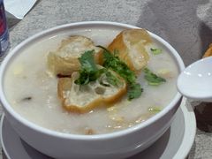 荔湾艇仔粥-金翠皇宫粤菜·点心·海鲜(翡翠店)