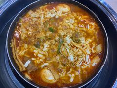 -三清洞摩西韩式年糕火锅(威高广场店)