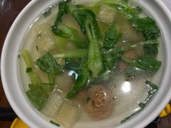 鱼丸肉丸肉皮汤-大壶春生煎(四川中路店)