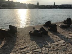 -多瑙河畔鞋履雕塑