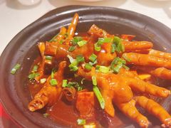 猪蹄凤爪煲-恭喜上堓砂锅焗·海鲜大排档(闵行龙湖店)