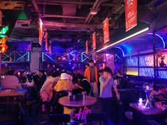 -UP嘻哈酒吧(粉巢店)