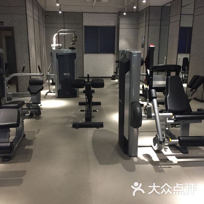 英派斯健身俱乐部