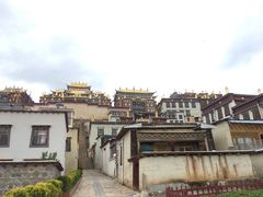 -噶丹松赞林寺