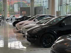 -TESLA 特斯拉(上海太古汇体验店)