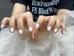 -芊屿芊浔美甲