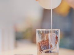 黑砖拿铁-dotcom coffee古点咖啡(致真大厦店)
