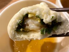 鲜虾韭菜三鲜包-草包包子铺(宽厚里店)