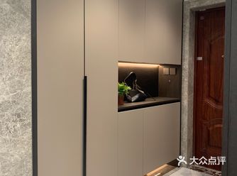 本次到盛邦珑湖回访已经入住的客户， 这是一套比较不一